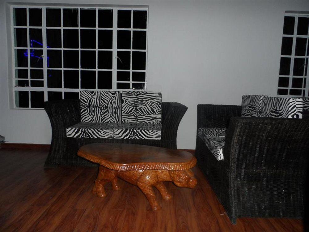 Skinny Hippos Lodge Mangochi ภายนอก รูปภาพ