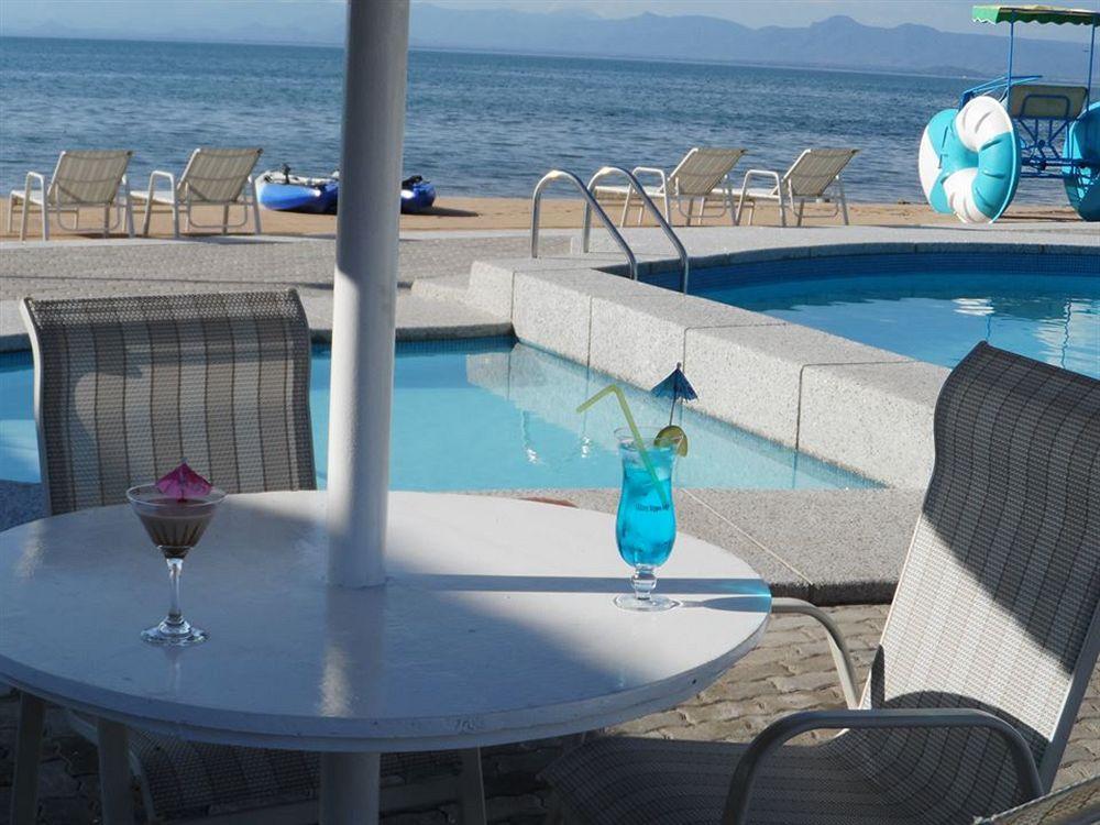 Skinny Hippos Lodge Mangochi ภายนอก รูปภาพ