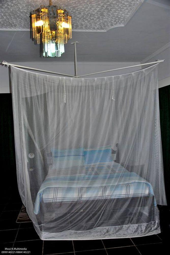 Skinny Hippos Lodge Mangochi ภายนอก รูปภาพ