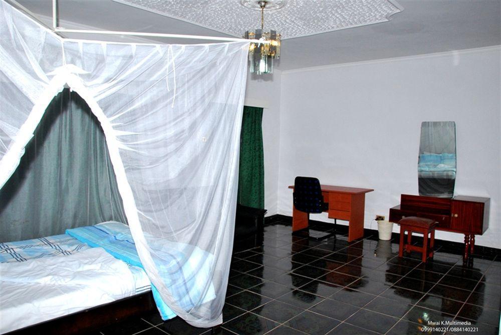 Skinny Hippos Lodge Mangochi ภายนอก รูปภาพ